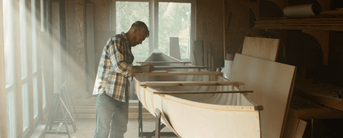 Man bygger kanot