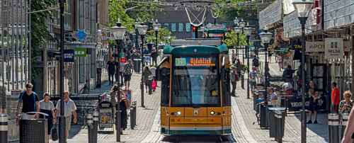 Spårvagn och shoppinggata