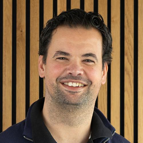 Erik van der Linden van Svea Finans met latjes