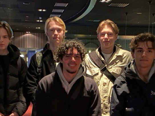 Gruppbild på vinnarteamet