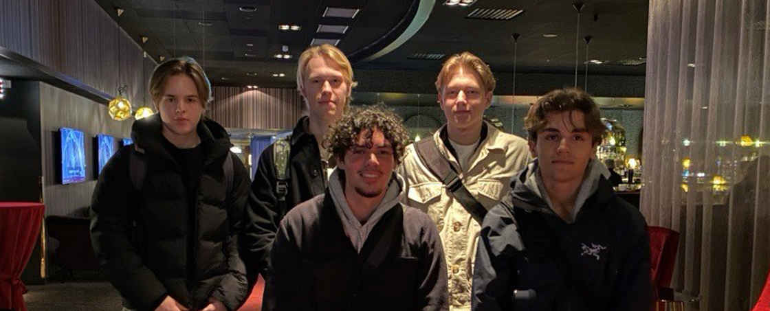 Gruppbild på vinnarteamet