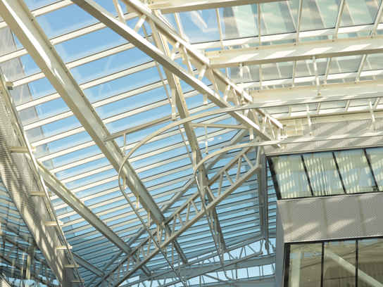 Takfönster på kontorsbyggnad